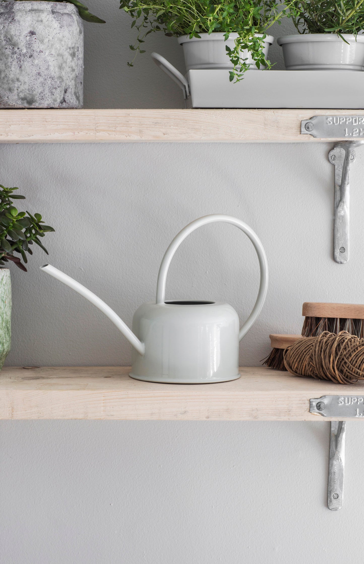 Garden Trading - CLASSIC WATERING CAN 1.1L - CHALK