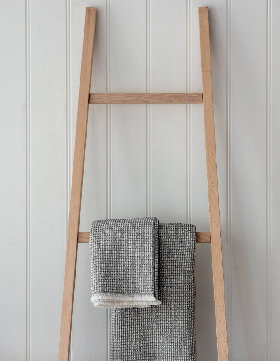 SOUTHBOURNE TOWEL LADDER
