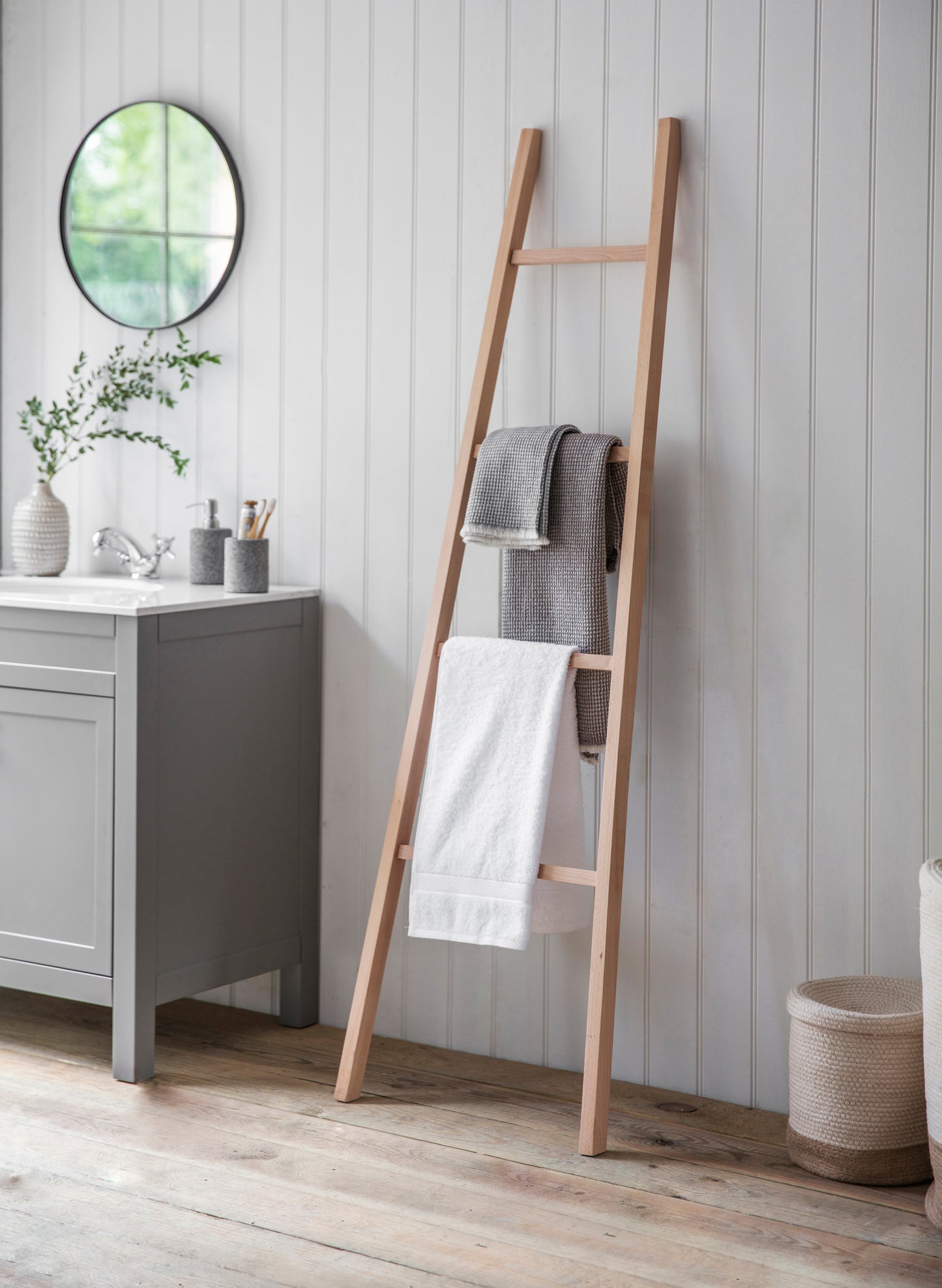 SOUTHBOURNE TOWEL LADDER