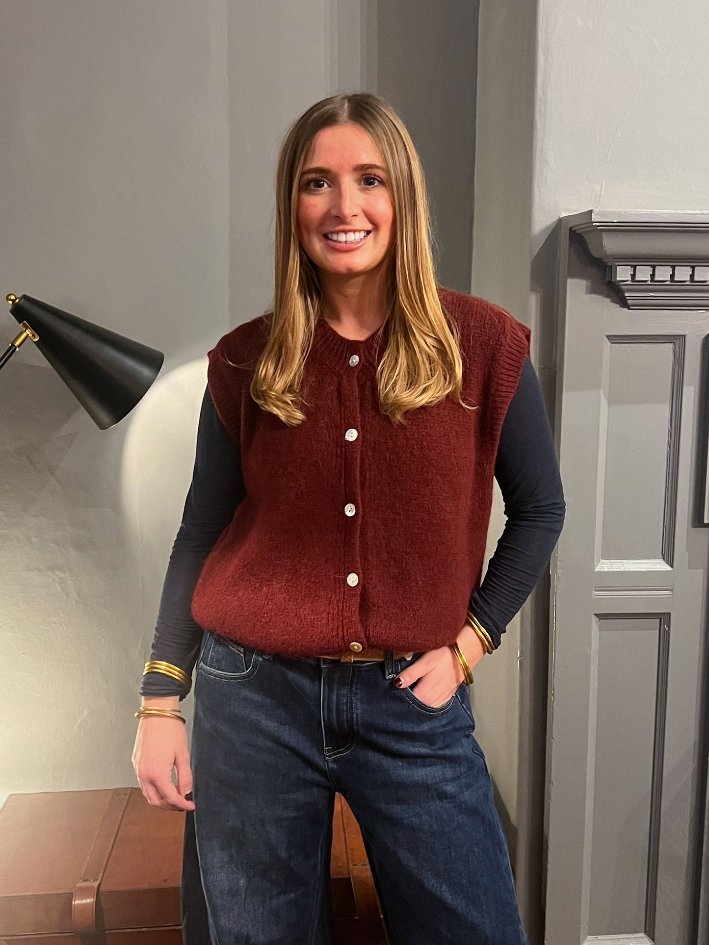 WINE ALPACA CREW KNITED WAIST COAT